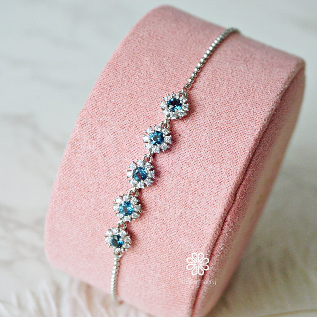 Natural London Topaz  Bracelet Sterling Silver925 With White gold Plated.