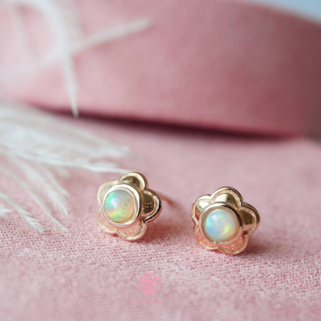 Natural Opal Stud Earrings Sterling Silver925 with Rosegold Plated.