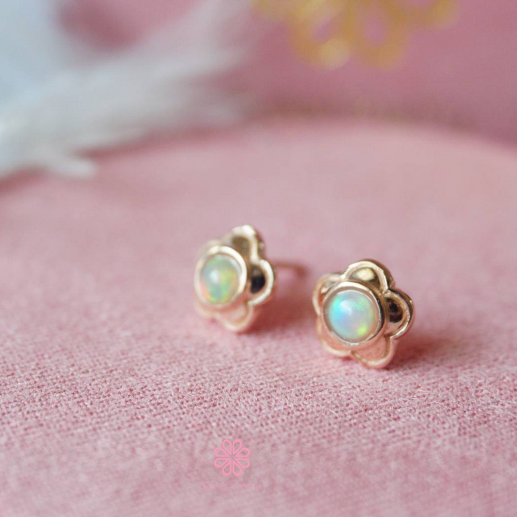 Natural Opal Stud Earrings Sterling Silver925 with Rosegold Plated.