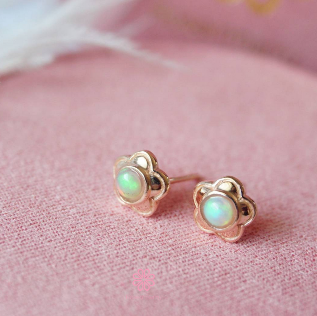 Natural Opal Stud Earrings Sterling Silver925 with Rosegold Plated.